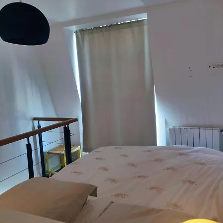 Splendid Appt Near Montmartre Apartment